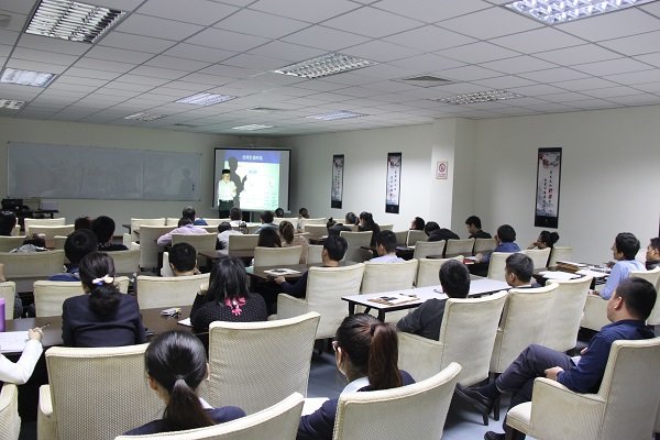 足球中国-官网总裁办开展合同法实务培训