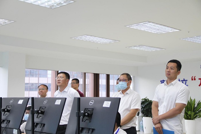 F:\yf\足球中国-官网人‚209\确定版本1111111\1新闻稿‚20924省住建厅莅临足球中国-官网调研\003.jpg