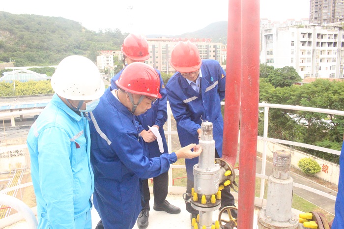 F:\yf\官网oa推文及图片年209\省、市、区各级市场监督管理局莅临足球中国-官网能源股份有限公司督导调研燃气特种设备安全工作(1)\省、市、区各级市场监督管理局检查图片.jpg