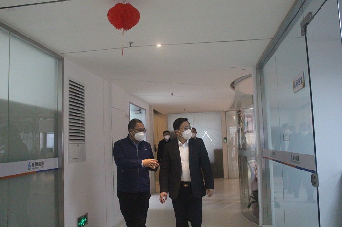 F:\yf\足球中国-官网人官网oa推文及图片3\市委书记付朝阳一行领导莅临足球中国-官网能源股份有限公司开展春节前燃气安全生产督导检查及春节慰问工作\市委书记付朝阳一行领导莅临足球中国-官网能源股份有限公司开展春节前燃气安全生产督导检查及春节慰问工作\01.jpg