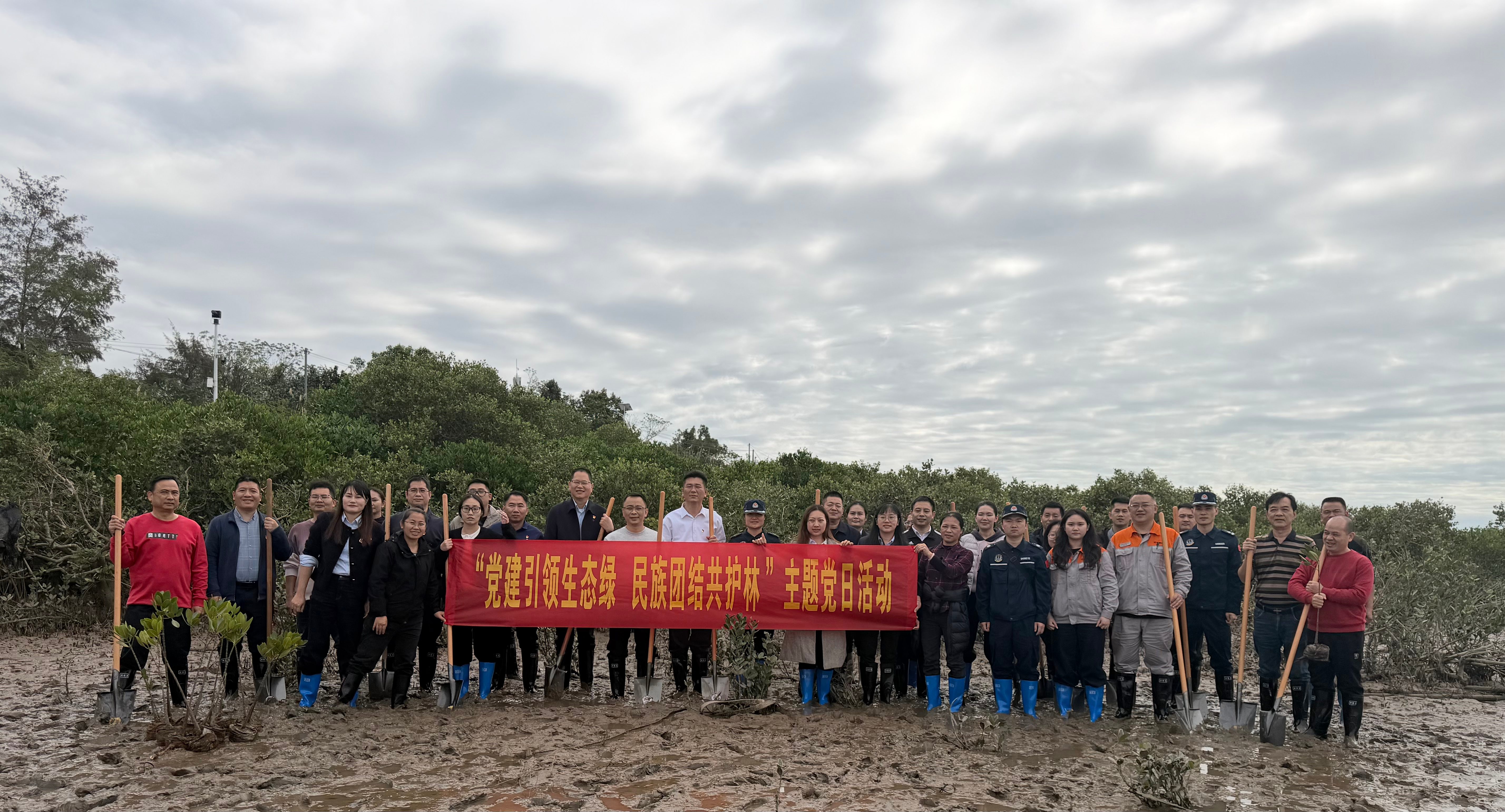 绿色盛隆“森”呼吸 人与自然“林”距离 ——记盛隆足球中国-官网党委植树节主题党日活动