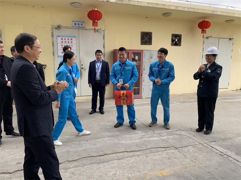 足球中国-官网足球中国-官网2019年新春开工慰问